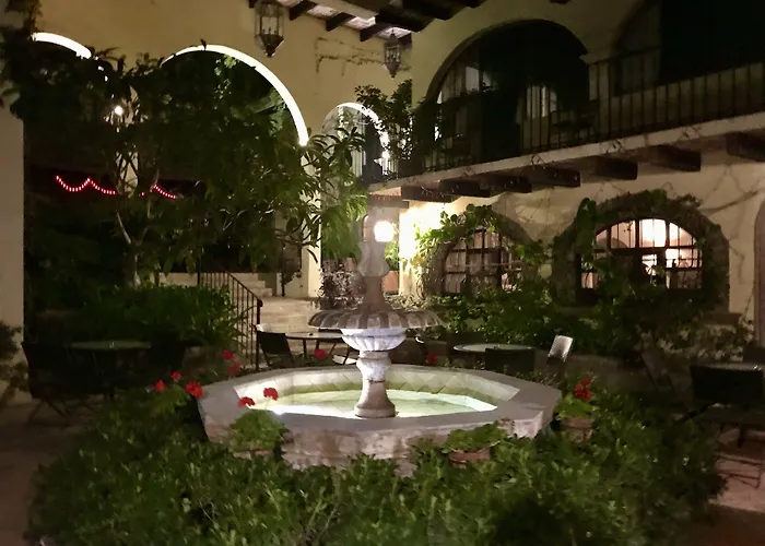 Casa De La Noche